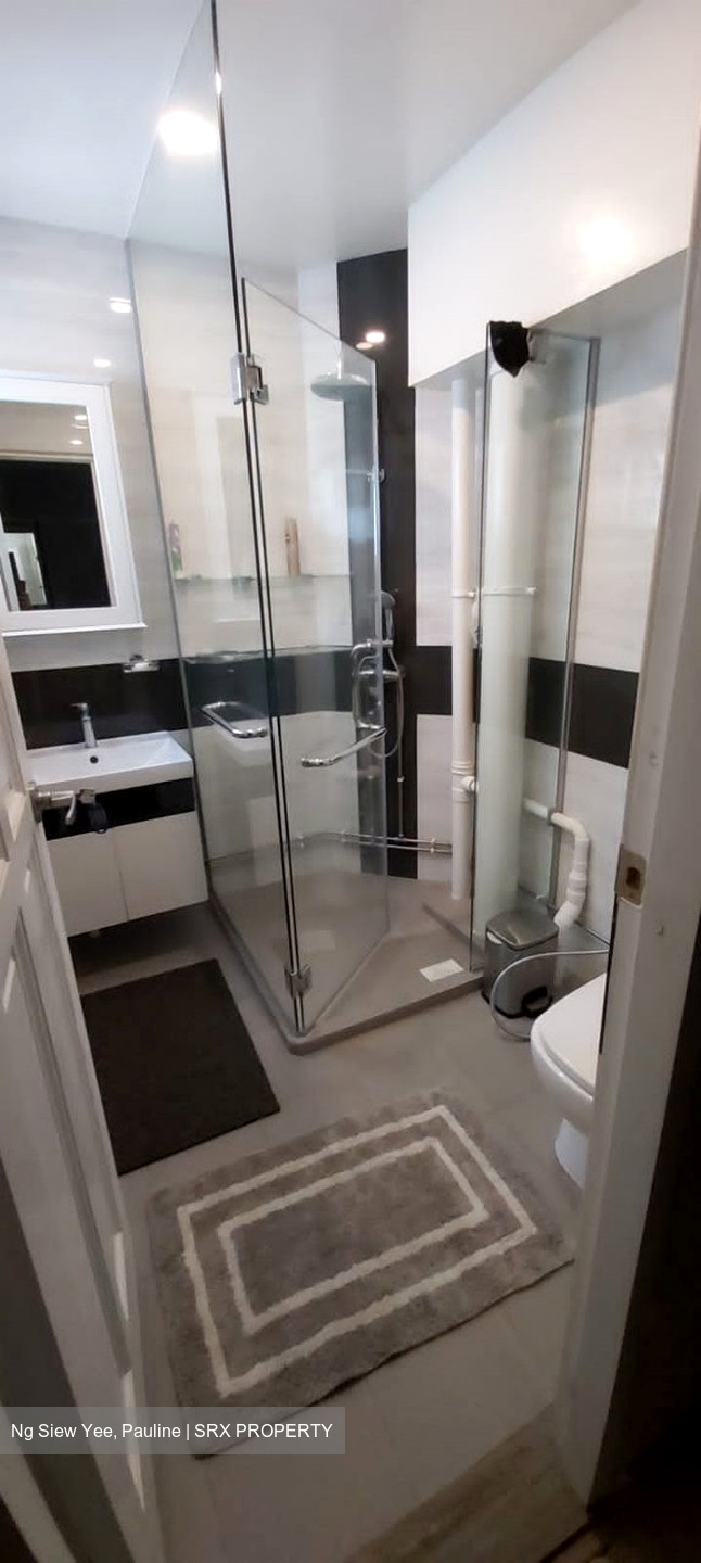 Blk 314 Jurong East Street 32 (Jurong East), HDB 5 Rooms #518044881